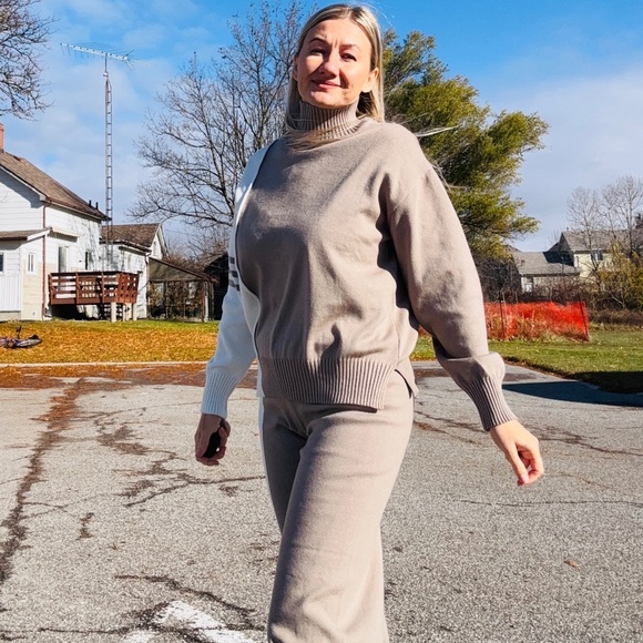 NewTwo pieces set for woman NWT - Picture 3 of 10